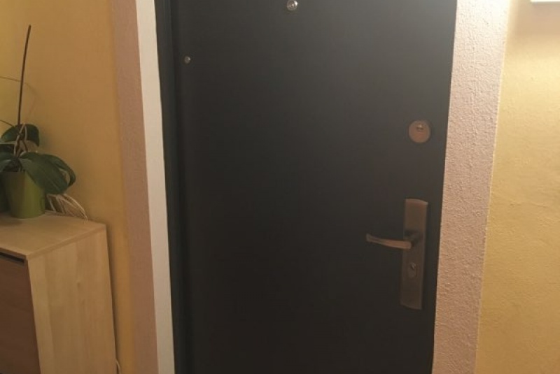  Bezpečnostné dvere